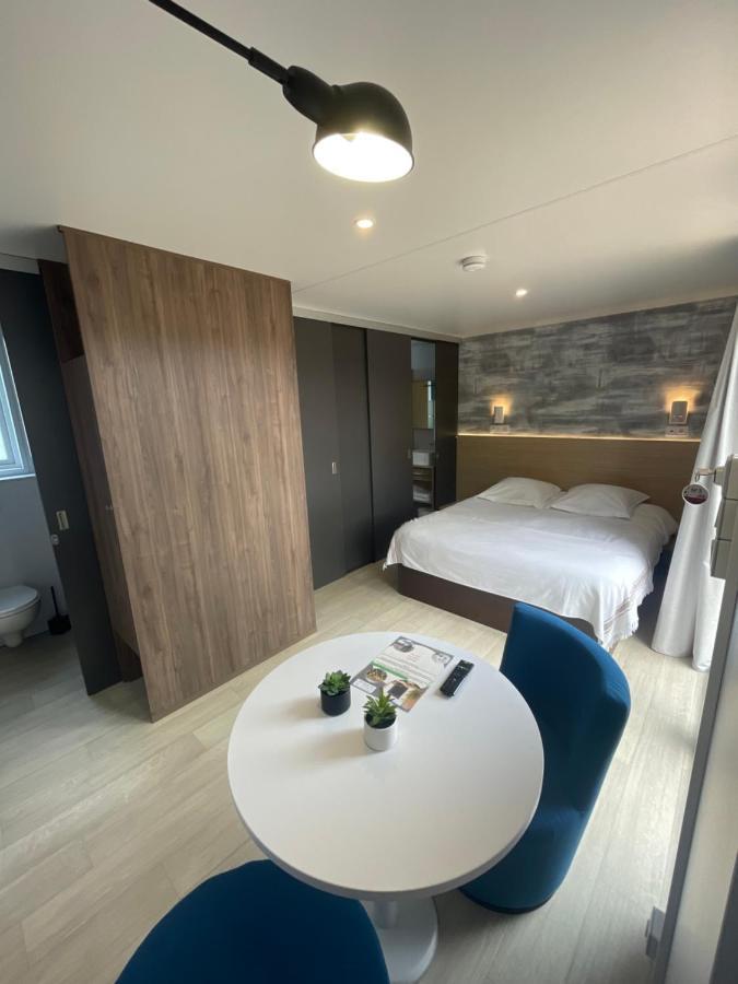 Camp'Hotel Mamers Bagian luar foto